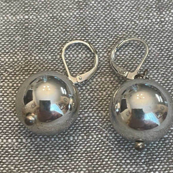 Earrings - Picture 3 of 6